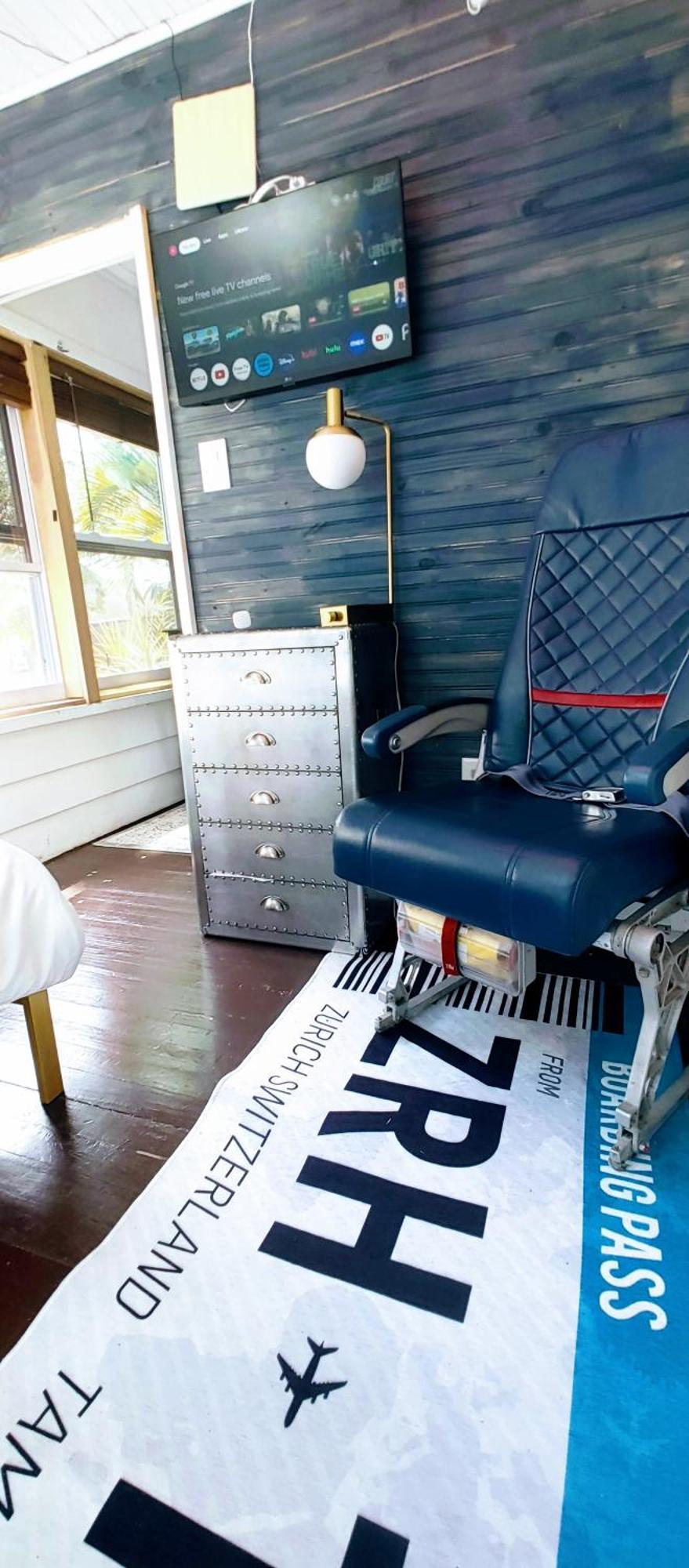 World Solo Travel'S Welcomed At St Pete Home セント・ピーターズバーグ エクステリア 写真