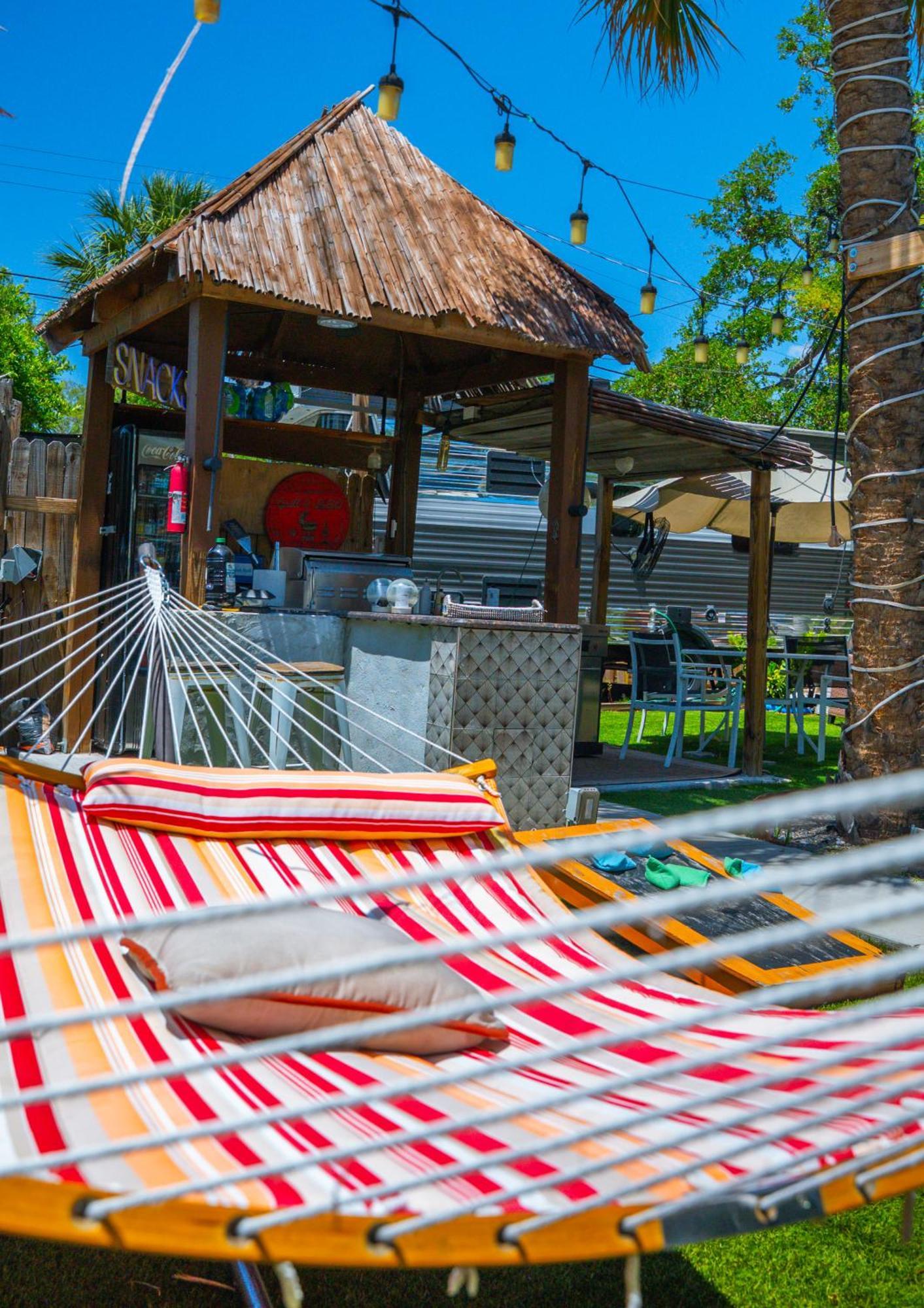 World Solo Travel'S Welcomed At St Pete Home セント・ピーターズバーグ エクステリア 写真