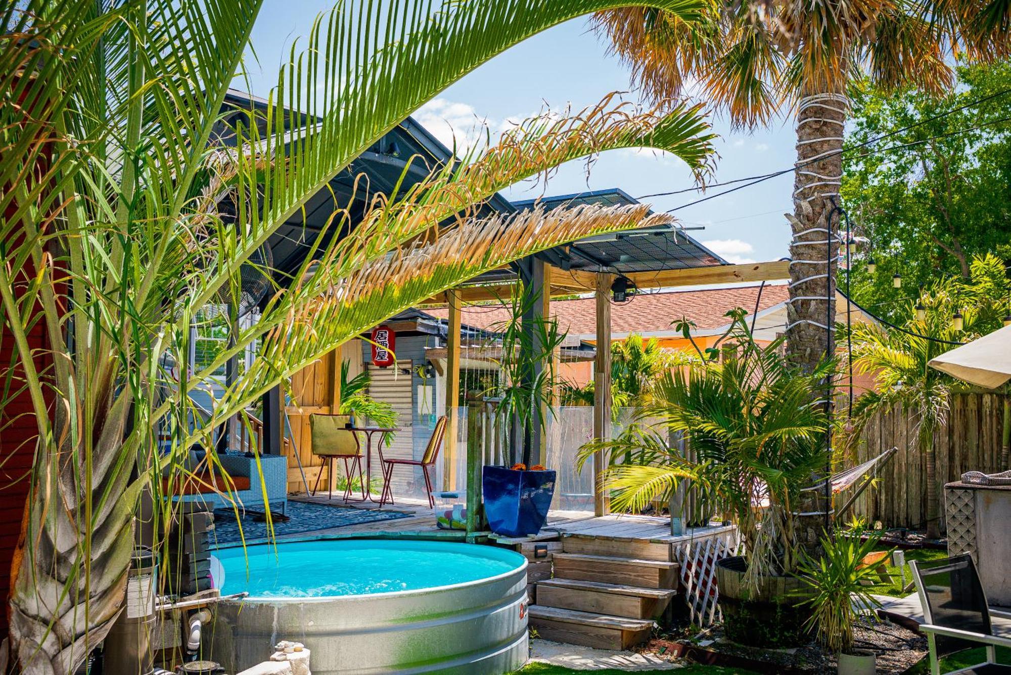 World Solo Travel'S Welcomed At St Pete Home セント・ピーターズバーグ エクステリア 写真